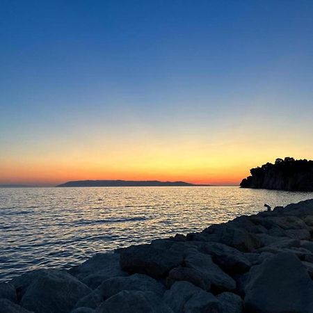 Luxurious Holiday Home In Makarska With Jacuzzi Exterior photo