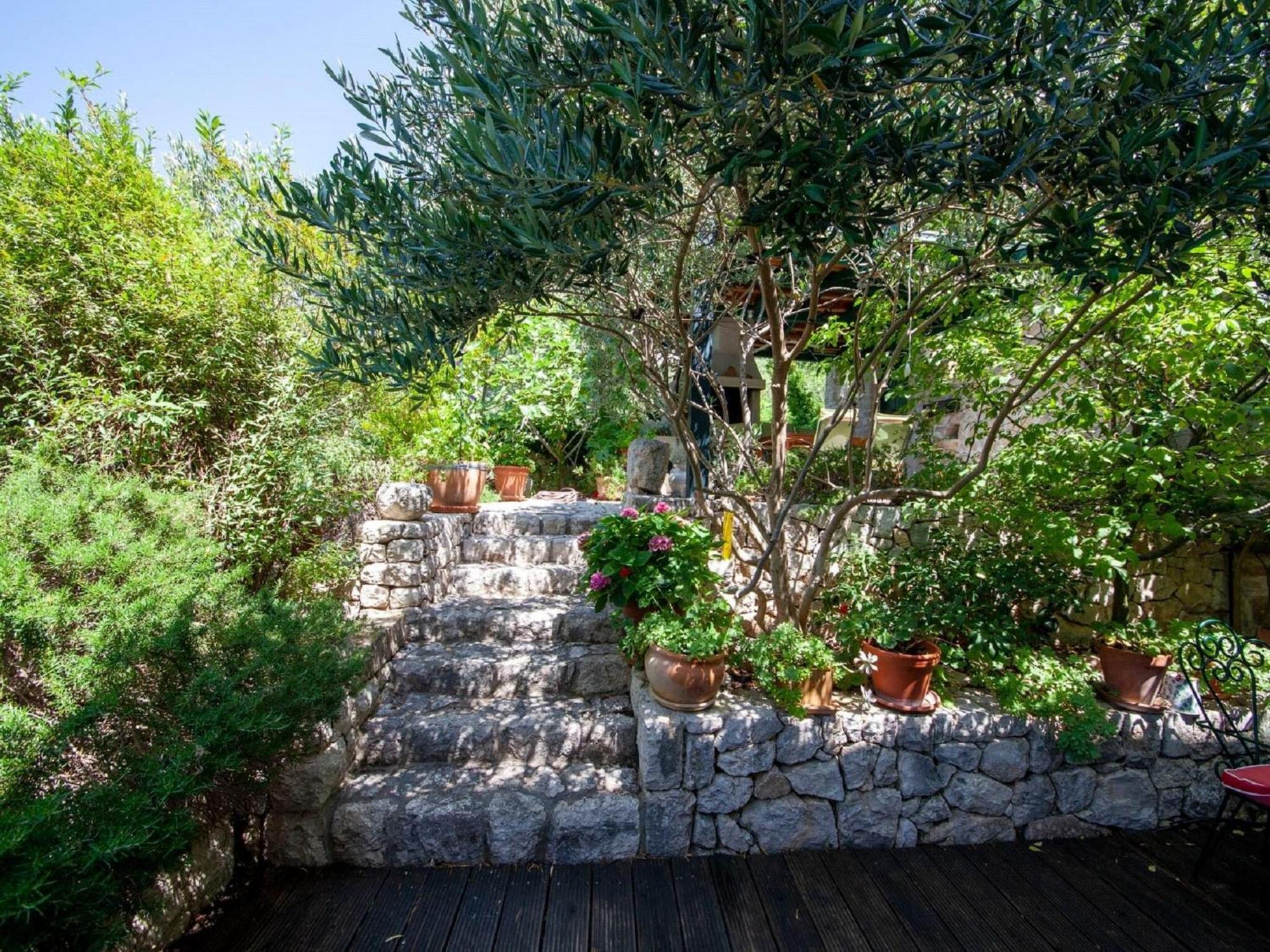 Luxurious Holiday Home In Makarska With Jacuzzi Exterior photo