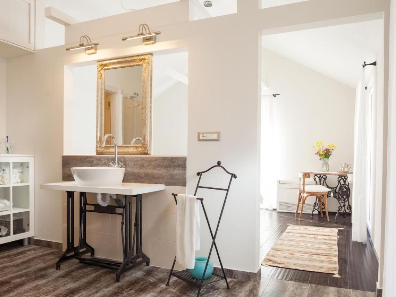 Luxurious Holiday Home In Makarska With Jacuzzi Exterior photo